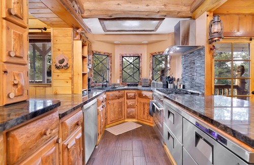 Big Bear Cabin | The Big Bear Fox Lodge - Indoor Pool, Hot Tub, Games & Family Retreat