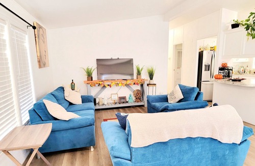 Hemet House | The Blue Cove