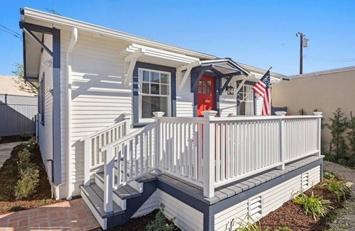 Ventura House | The Boat House at The Birdbath Bungalows