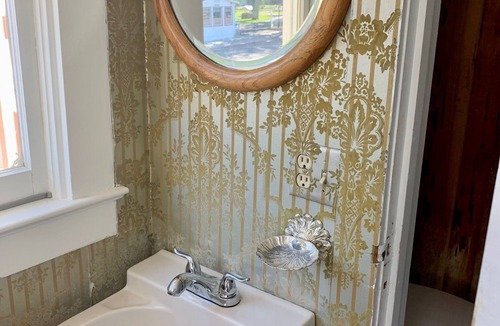 Bridgeport Hotel | The Bodie Hotel