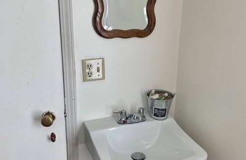 Bridgeport Hotel | The Bodie Hotel