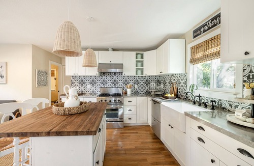 Thousand Oaks House | The B’s Hive Cottage