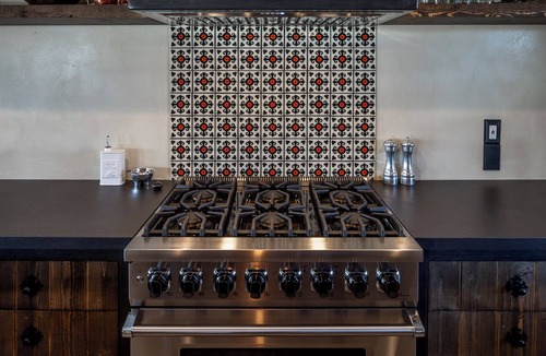 Pioneertown House | The Bust'n B Ranch - Saltwater Pool and Spa - Views - Sauna - Pioneertown