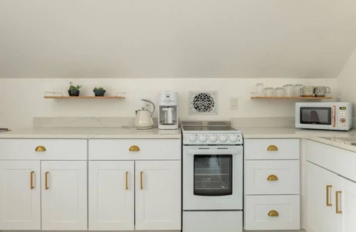 Petaluma Apartment | The Carriage Loft on 7th Street