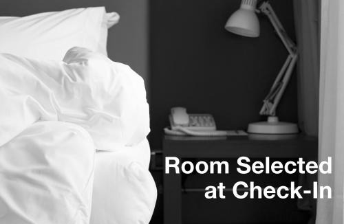 Beverly Grove Hotel | The Charlie West Hollywood