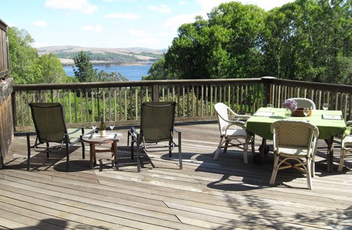 Seahaven House | The Cliff House - Expansive Bay Views from an Open & Inviting House