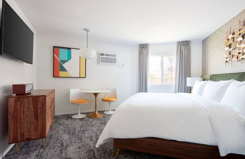 Little Tuscany Apartment | The Cole powered by Sonder | King Room