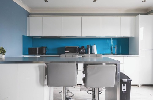 Newham Apartment | The Cosy Place,8 mins to City Airport,Free Parking