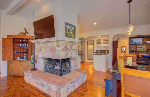 Park Hill Cottage | THE COTTAGE AT CAMBRIA. Our Guests Love It! Book For Summer. Check The Reviews