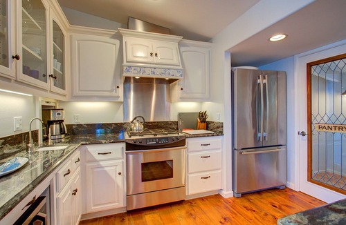 Park Hill Cottage | THE COTTAGE AT CAMBRIA. Our Guests Love It! Book For Summer. Check The Reviews