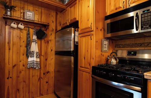 Wrightwood Cabin | The Cozy 2 bedroom Pineland Chalet