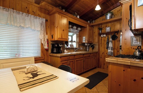 Wrightwood Cabin | The Cozy 2 bedroom Pineland Chalet