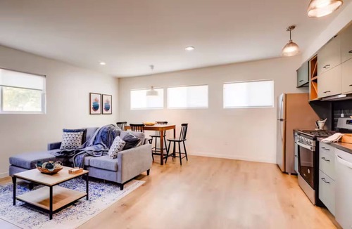 Charter Oak House | The Cozy Flat