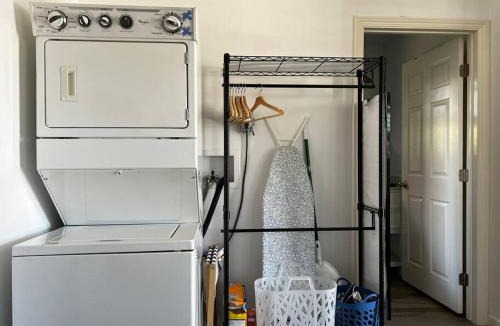 El Camino Village Apartment | The Cozy Oasis - A Renovated and Modern Studio near LAX + SoFi + Beaches + Freeway