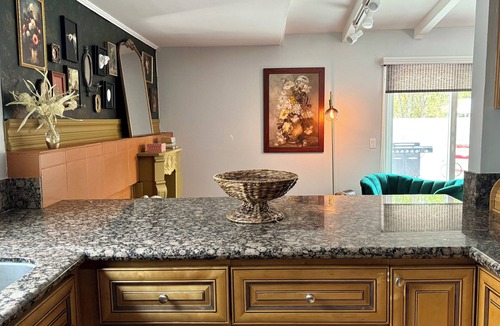 Chatsworth House | The Crane: Game & Fitness room, big Pool and yard for kids! Chefs kitchen! Ps5!