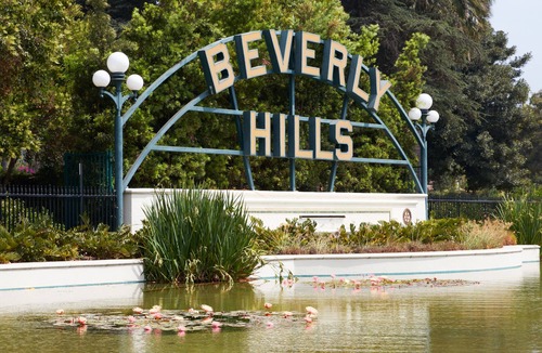 Beverly Hills Apartment | The Crescent powered by Sonder | Queen Room