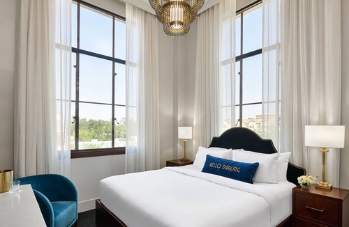 Visalia Hotel | The Darling Hotel