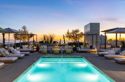 Wilshire Montana Apartment | The Diamond Dune Three floors Two Balconies BBQ