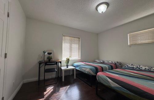 Fullerton Hostel | The Disney Hostel - West Fullerton