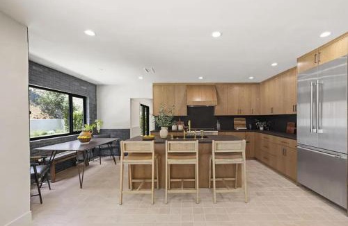 Studio City Apartment | The Dona Modern