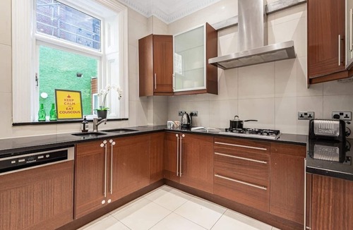 Frognal and Fitzjohns Apartment | The Family Getaway - by Out of Office Lifestyle