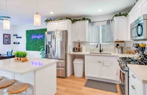 La Puente House | The Famous Puerta Roja Hidden Gem Sleeps8 LA & OC