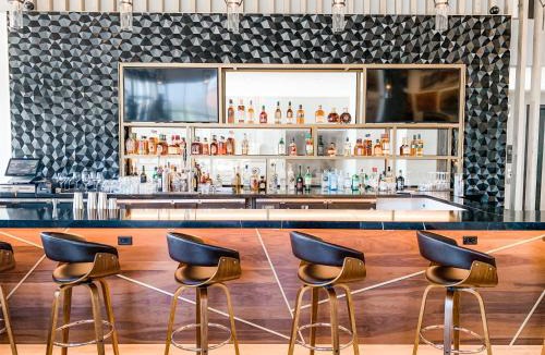 Rossmoyne Hotel | The Glenmark, Glendale, a Tribute Portfolio Hotel