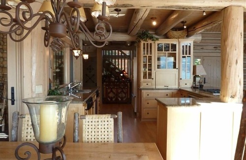 Boulder Bay House | "The Grand" Big Bear Lakefront Log Home. Private Dock. Fire Pit. Hot tub.
