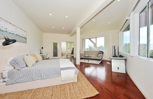 Hollywood Dell House | The Great Hollywood Hills Secluded Private Guest House + Incredible Views