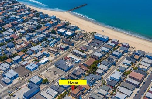 Pierpont Bay House | The Green Haven, 1 Minute Walk to the Beach and Restaurants, King Beds, Beach Amenities