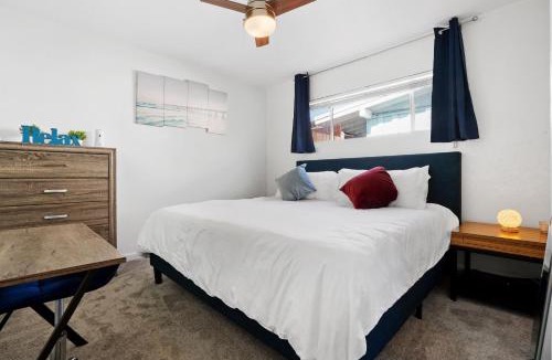 Pierpont Bay House | The Green Haven, 1 Minute Walk to the Beach and Restaurants, King Beds, Beach Amenities
