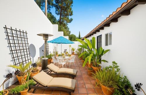 Hollywood Hills Apartment | The Heart Of Hollywood Hills
