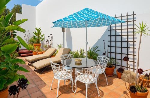 Hollywood Hills Apartment | The Heart Of Hollywood Hills