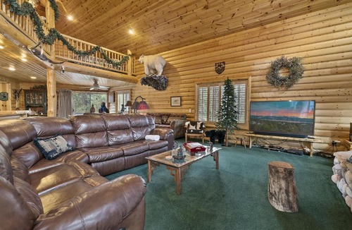 Fox Farm House | The Hideaway