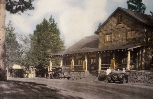 Twin Peaks Cabin | The Hiker's Hideaway at The Twin Peaks Lodge