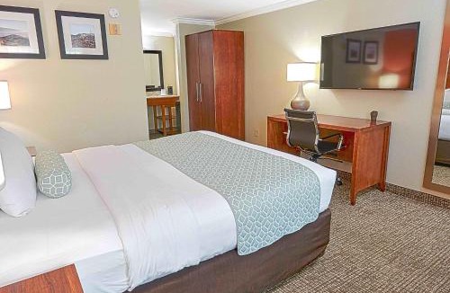 Eagle Rock Hotel | The Hills Inn Eagle Rock - Near Old Town Pasadena