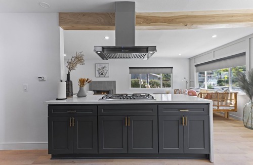 North Tustin House | THE HILLS - Scenic Retreat with Game Room CLOSE TO DISNEY