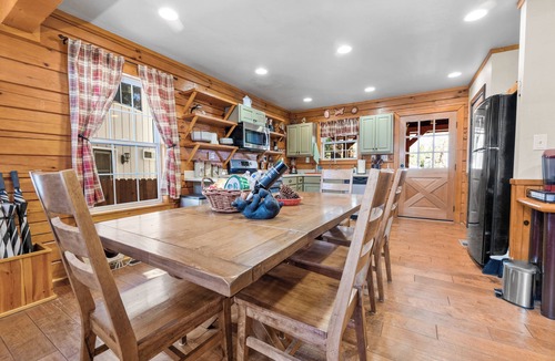 Big Bear City Cabin | The Holiday Cabin - with Hot Tub & EV Charging