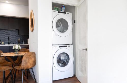 Hollywood Apartment | The Hollywood Highline 2 bed Apt WITH FREE PARKING in Hollywood