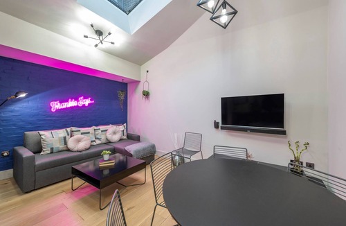 Covent Garden Apartment | The Insta Playhouse - Covent Garden - by Frankie Says