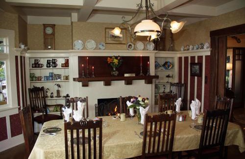 Monterey Bed & Breakfast | The Jabberwock Bed & Breakfast
