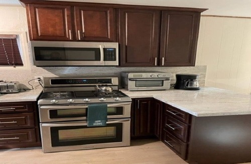 Big Bear City Cabin | The landing cottage is a cozy cabin close to Ski Resorts & Shops. Relax & Enjoy!