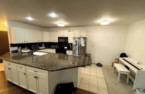 Hollywood Hills Condo | The Landing - Hollywood Hills Aptn3 min from Universal Studios and Walk of Fame