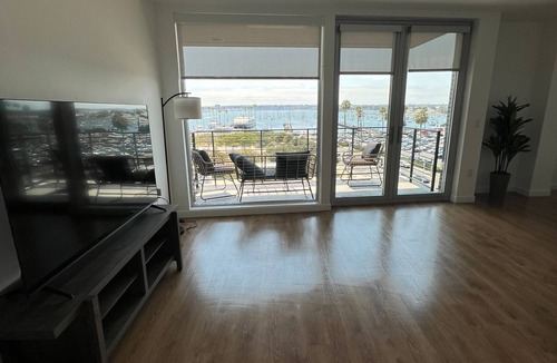 East Village Apartment | The Lavender – Bright & Cozy 2-Bedroom Apartment with WiFi,GYM & AC