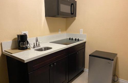 Southeast Anaheim Hotel | The Lemon Tree Hotel