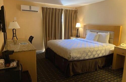 Southeast Anaheim Hotel | The Lemon Tree Hotel