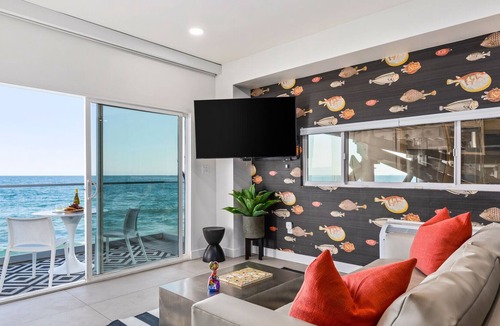 Eastern Malibu Condo | The Malibu 5 - Buyout - 5 Beachfront units w pvt balcony, parking, beach access