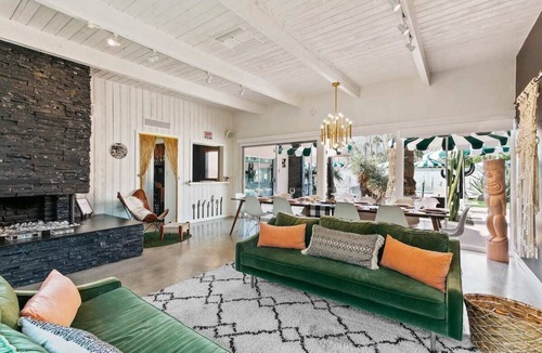 Warm Sands Hotel | The Marley Hotel by AvantStay | 20 OCC Full Hotel Buyout w/Pool & Hot Tub!