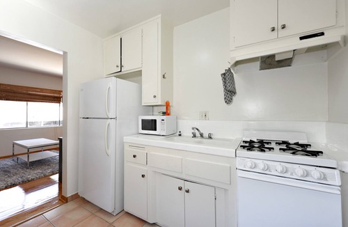 Mar Vista Apartment | The Mclaughlin #12