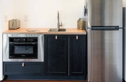 Meiners Oaks Apartment | The Meiners Daughter - Beautiful Modernist 1 Bed